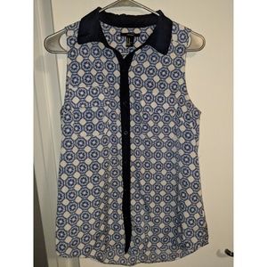 Forever 21 blue and white octoganal printed blouse